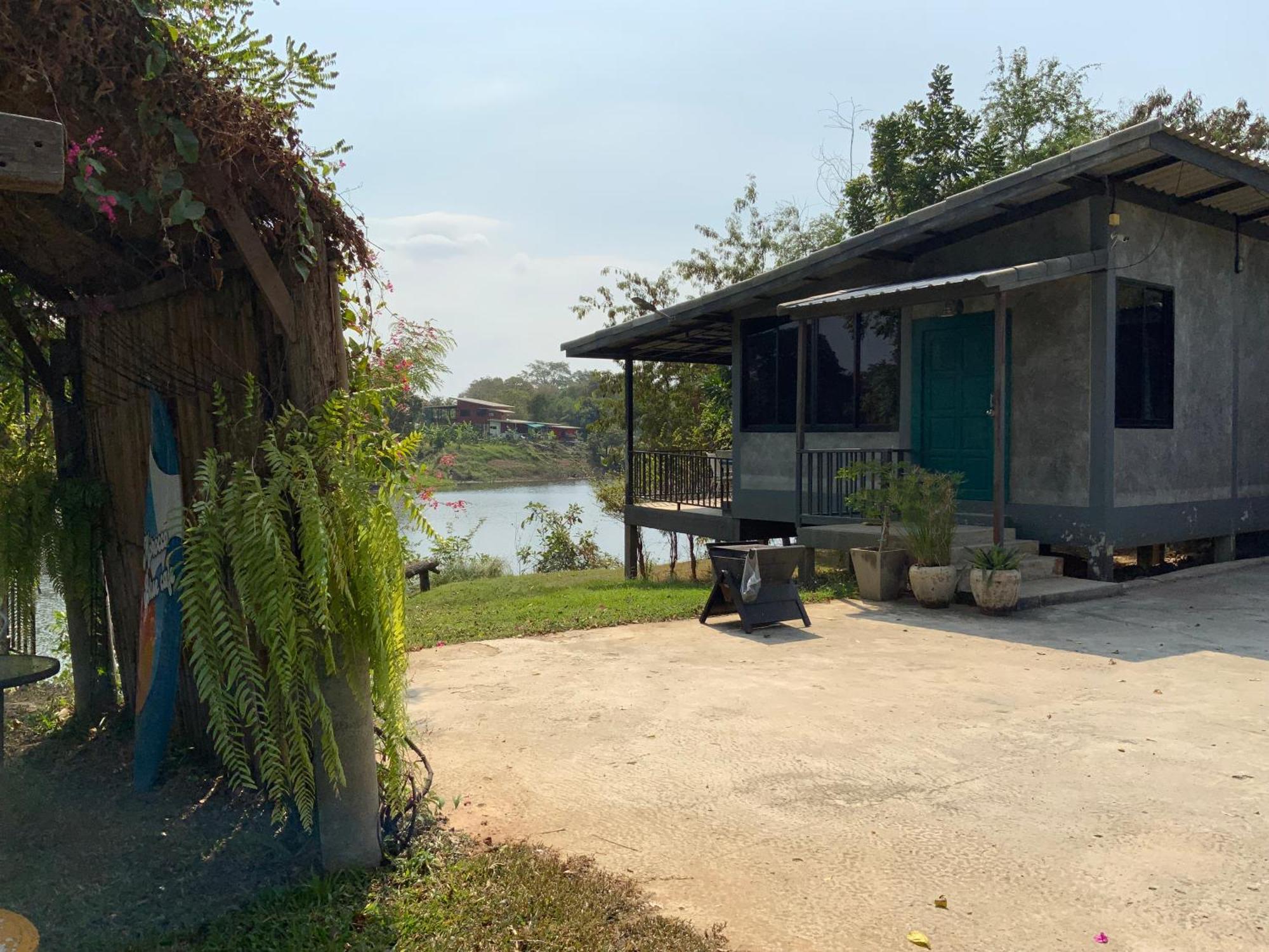Morocco Blue Cafe By Chilong River Farm Resort Kosum Phisai ภายนอก รูปภาพ