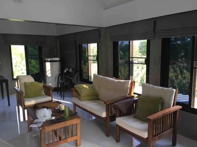 Morocco Blue Cafe By Chilong River Farm Resort Kosum Phisai ภายนอก รูปภาพ