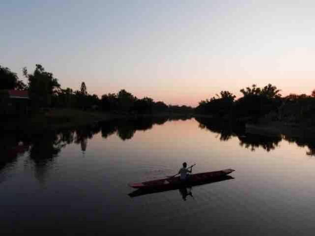 Morocco Blue Cafe By Chilong River Farm Resort Kosum Phisai ภายนอก รูปภาพ