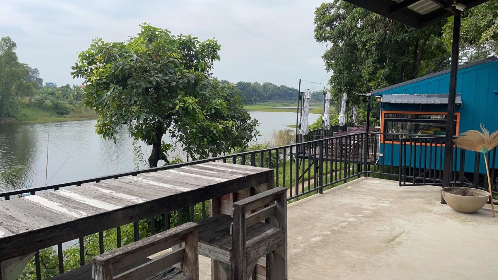 Morocco Blue Cafe By Chilong River Farm Resort Kosum Phisai ภายนอก รูปภาพ